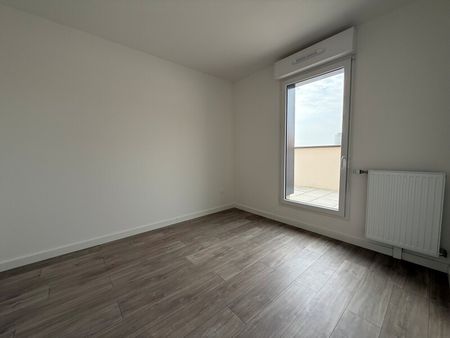 Location Appartement 3 pièces 66m² NOTRE DAME DE BONDEVILLE 76960 - Photo 4