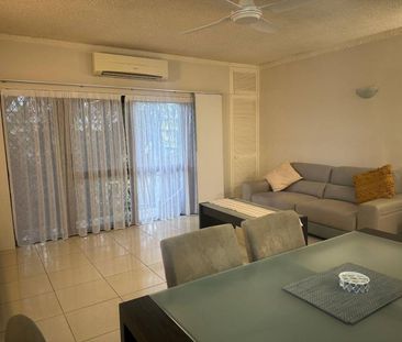 Furnished & Spacious Inner-City Apartment! - Photo 4