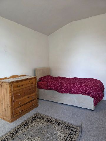 Room in a Shared House, Leyton Green Road, E10 - Photo 4