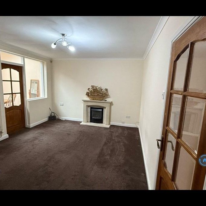 4 bedroom terraced house to rent - Photo 1