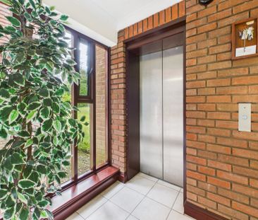 Raylands Mead, Gerrards Cross, Buckinghamshire,SL9 - Photo 2