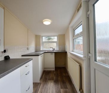 2 bedroom terraced house to rent - Photo 5