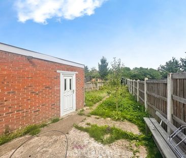 3 bedroom semi-detached house to rent - Photo 3