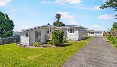 3 bedroom home in Papakura! - Photo 2