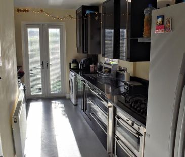 6 bedroom semi-detached house to rent - Photo 6