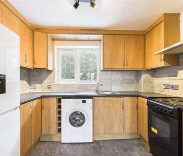 Littlebrook Avenue, Slough, Berkshire, SL2 - Photo 3