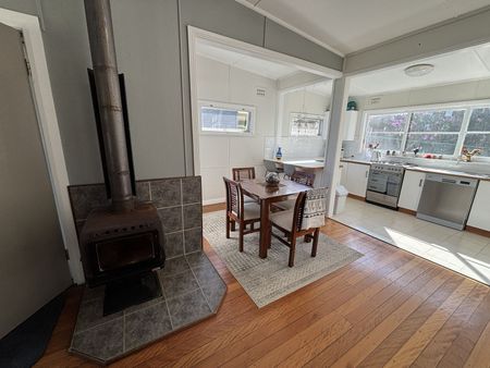 Charming & Comfortable Living - Photo 2