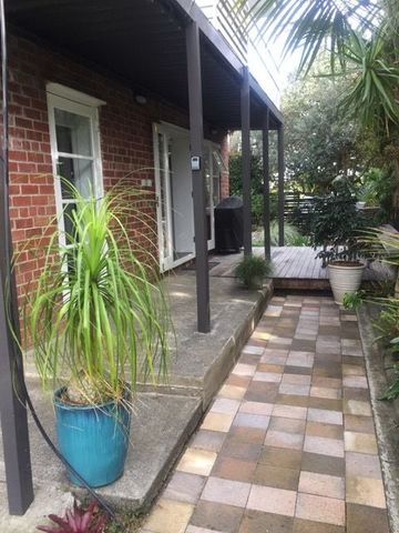 Two Bedroom Ground Floor Apartment-Unit - Photo 4