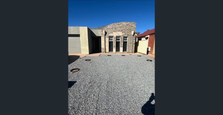 Modern Living - Photo 5