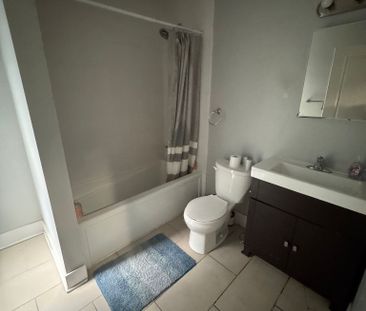 181 Henderson - Photo 5