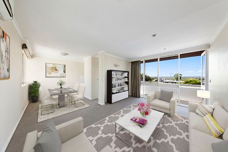 Unit 18/630 Toorak Road, - Photo 3