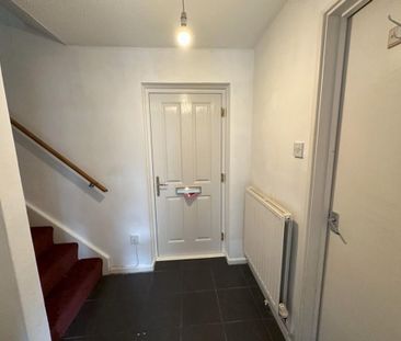 2 bedroom end of terrace house to rent - Photo 4