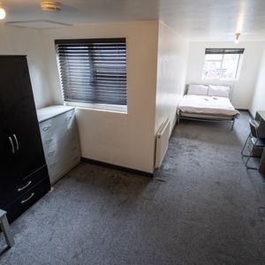 Studio Flat, Pershore Road, B29 - Photo 2