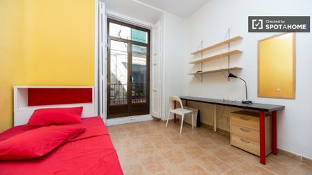 madrid, Community of Madrid 28012 - Photo 3