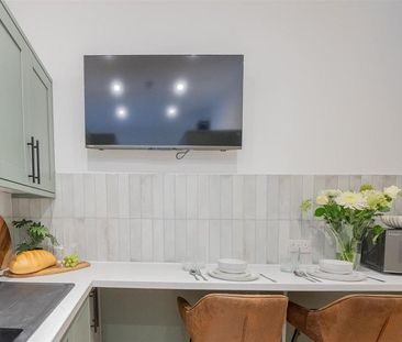 1 bedroom in a house share to rent - Photo 3