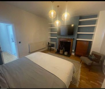 Room in a Shared Flat, Stephendale Road, SW6 - Photo 1