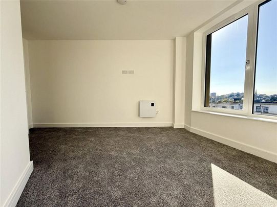 2 bedroom penthouse to rent - Photo 1