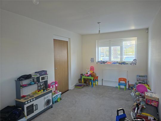 Lulworth Place, Epsom, Surrey, KT19 8GQ - Photo 1