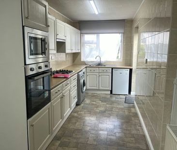 Semi-detached house to rent on - Photo 2