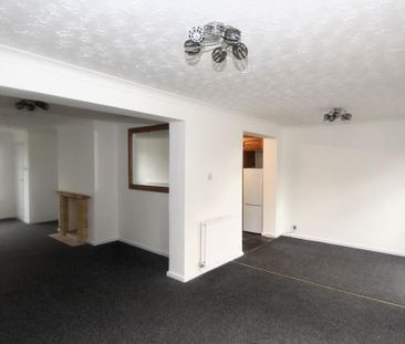 4 bedroom detached house to rent - Photo 1