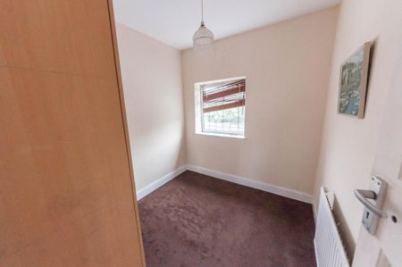 3 bedroom terraced house to rent - Photo 5
