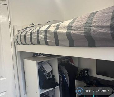 3 bedroom end of terrace house to rent - Photo 3