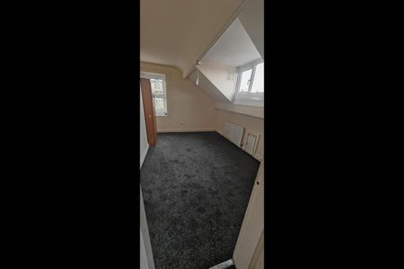 3 Bed End Terrace, Cedar Place, LS12 - Photo 3
