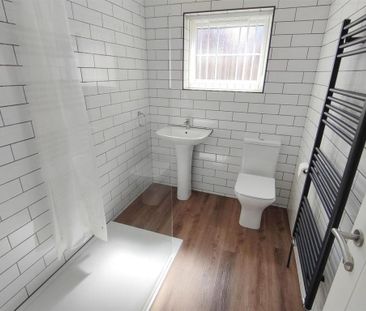 2 bedroom terraced house to rent - Photo 5