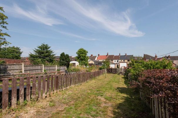 2 bedroom terraced house to rent - Photo 1