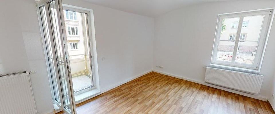 Zentrumsnah, aber begrünt - Große 2-Raum-Whg. mit Balkon - Photo 1