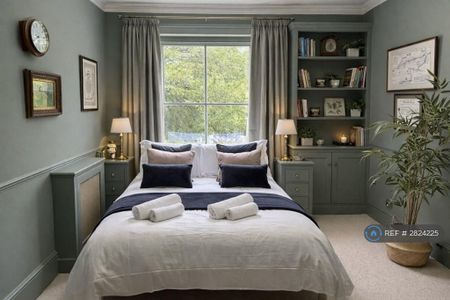 3 bedroom flat to rent - Photo 4