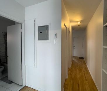 4 1/2 2 chambres 1 salle de bain - Photo 2