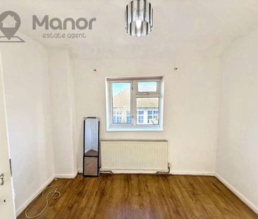 Comyns Road, Dagenham, RM9 - Photo 5