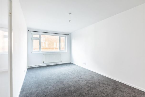 Palmeira Avenue, Hove - Photo 1