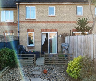 Two Bedroom House with Garden and Off-Road Parking for Two Cars, Go... - Photo 4