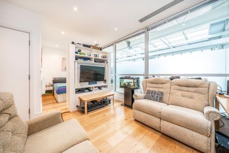 Studio to rent - Photo 2