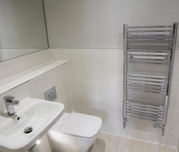 3 bedroom semi-detached house to rent - Photo 6