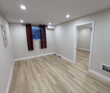 80 Chrysler Crescent #Lower - Photo 5