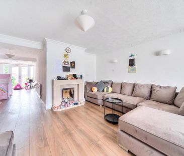 3 bedroom semi-detached house to rent - Photo 2