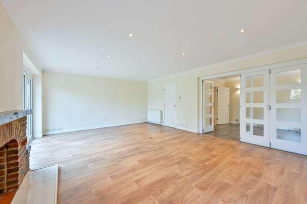 Dartnell Avenue, West Byfleet, Kt, West Byfleet, KT14 - Photo 1