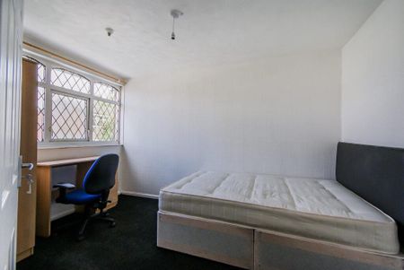 3 bedroom terraced house to rent - Photo 4