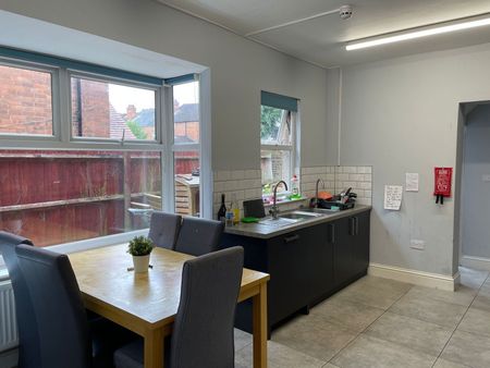 Earlsdon Avenue, Coventry, CV5 6GA - Photo 2