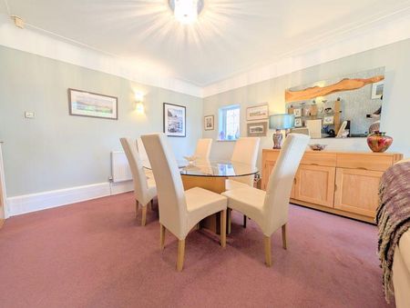 4 bedroom property to rent - Photo 2