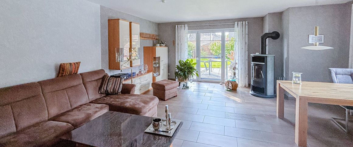 Moderne 3-Zimmer- Wohnung mit Garten und großem Carport - Foto 1