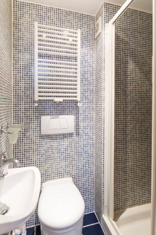 BILLS INCLUDED - Studio apartment to rent with large private terrace in Pimlico, London SW1V - Photo 5