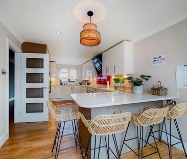 4 bedroom detached house to rent - Photo 2