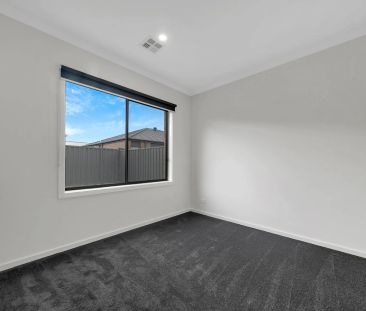 Elegant Family Living in a Prime Wollert Location - Photo 1