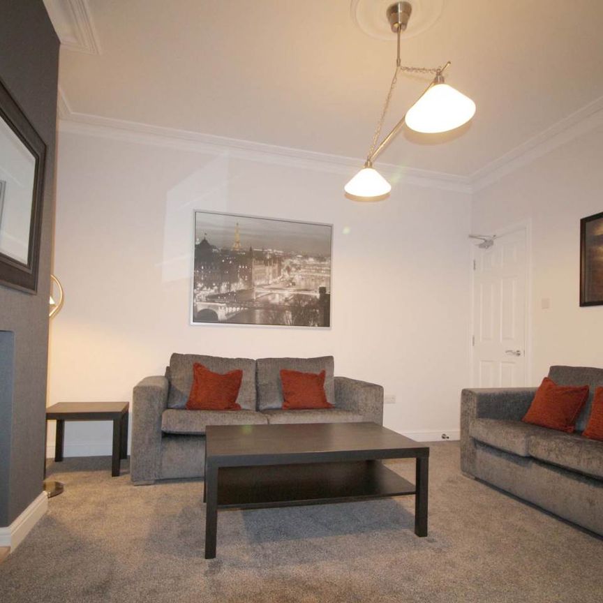 Rosemont Walk (Room 2), Bramley, Leeds - Photo 1