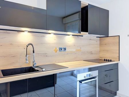 T2 MEUBLÉ – BOURGOIN-JALLIEU CENTRE – BALCON & PARKING SÉCURISÉ - Photo 5