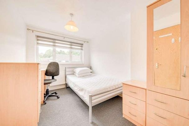 Tenterden Drive, Canterbury, CT2 - Photo 1